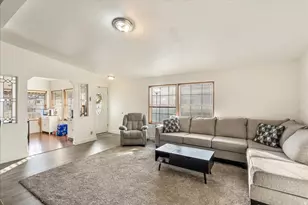 1181 E Del Rio St, Holladay, UT 84117 - Photo 6