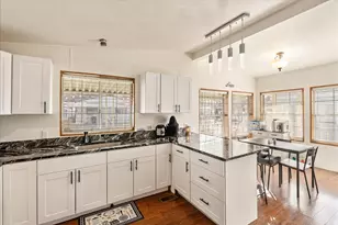 1181 E Del Rio St, Holladay, UT 84117 - Photo 10