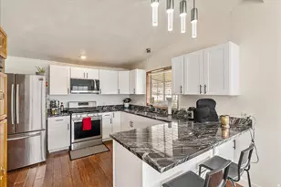 1181 E Del Rio St, Holladay, UT 84117 - Photo 8