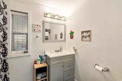 1181 E Del Rio St, Holladay, UT 84117 - Photo 12