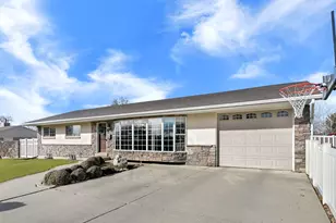 295 E 500 N, Kaysville, UT 84037 - Photo 2