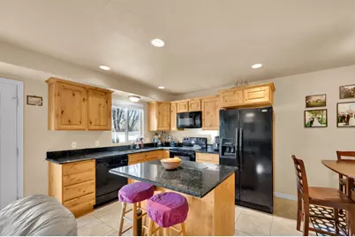 1829 W 5050 S, Roy, UT 84067 - Photo 4