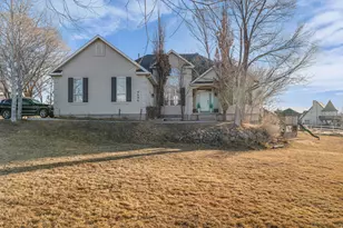 9390 N Canyon Wash Dr, Eagle Mountain, UT 84005 - Photo 2