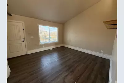 273 W Autumn Dr, Saratoga Springs, UT 84045 - Photo 2