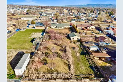 2303 W Cynthia Ann Cir, Riverton, UT 84065 - Photo 18