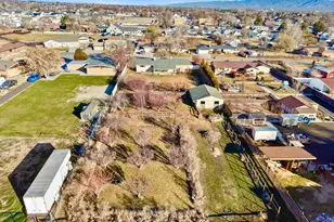 2303 W Cynthia Ann Cir, Riverton, UT 84065 - Photo 18