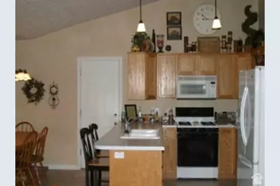 12772 S Ann Christine Ct, Riverton, UT 84065 - Photo 4