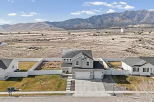 3795 N Eisenhower St, Eagle Mountain, UT 84013 - Photo 40