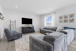 3795 N Eisenhower St, Eagle Mountain, UT 84013 - Photo 8