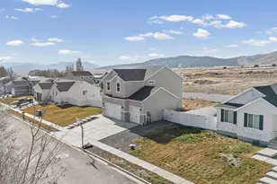 3795 N Eisenhower St, Eagle Mountain, UT 84013 - Photo 38