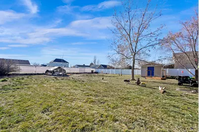 2927 W 2100 N, Clinton, UT 84015 - Photo 18
