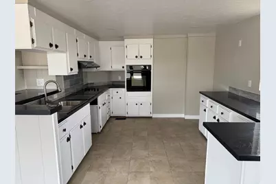 22 S 400 E, Myton, UT 84052 - Photo 6