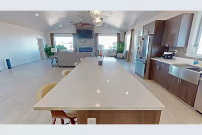 1095 E Canyon Dr, Big Water, UT 84741 - Photo 12