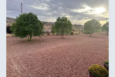 1095 E Canyon Dr, Big Water, UT 84741 - Photo 46