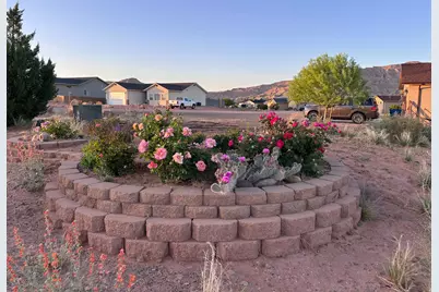 1095 E Canyon Dr, Big Water, UT 84741 - Photo 44