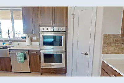 1095 E Canyon Dr, Big Water, UT 84741 - Photo 6