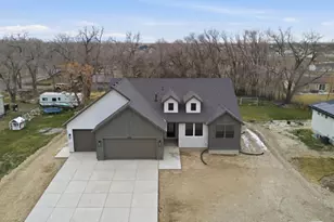 8035 N Park Ln E, Lake Point, UT 84074 - Photo 44