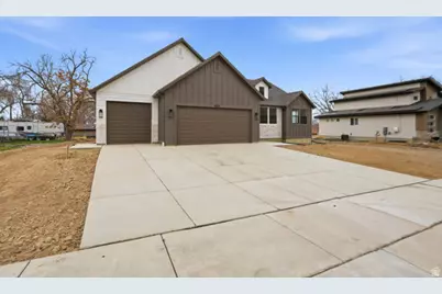 8035 N Park Ln E #2, Lake Point, UT 84074 - Photo 2