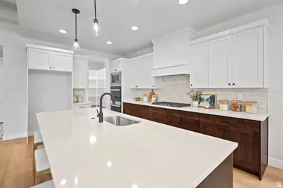 8035 N Park Ln E #2, Lake Point, UT 84074 - Photo 10