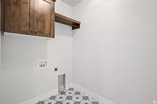 8035 N Park Meadow Ln E, Lake Point, UT 84074 - Photo 18