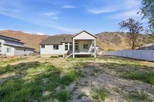 8035 N Park Meadow Ln E, Lake Point, UT 84074 - Photo 44