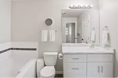 2025 E South Weber Dr, South Weber, UT 84405 - Photo 8