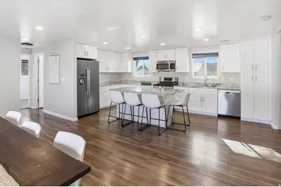 2025 E South Weber Dr, South Weber, UT 84405 - Photo 2