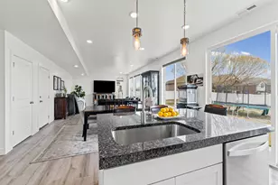 2735 S Shoreline Dr, Syracuse, UT 84075 - Photo 10