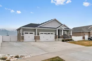 621 S Sugar Pine Dr, Layton, UT 84041 - Photo 2