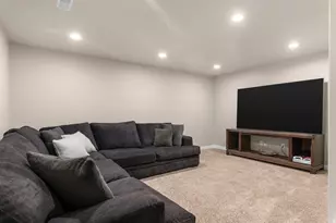 621 S Sugar Pine Dr, Layton, UT 84041 - Photo 26