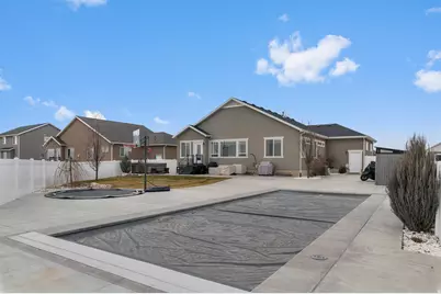 621 S Sugar Pine Dr, Layton, UT 84041 - Photo 30