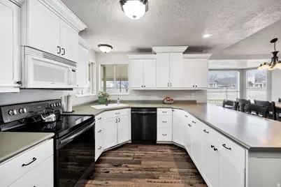 9766 S Pendleton Way, South Jordan, UT 84095 - Photo 6