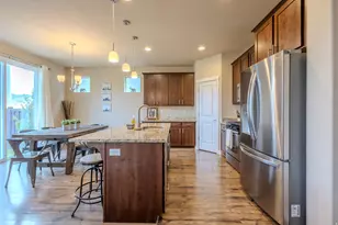 1107 W Coyote Gulch Way, Bluffdale, UT 84065 - Photo 4