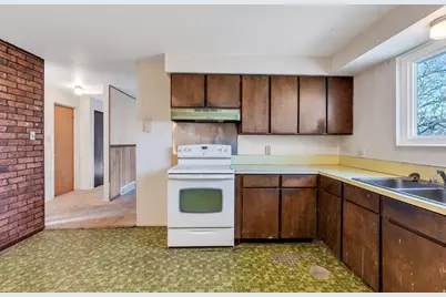 289 W 400 S, Kaysville, UT 84037 - Photo 4