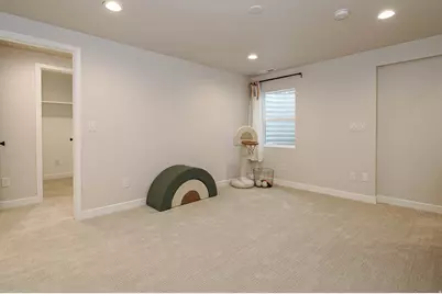 2061 N Chianti St W, Saratoga Springs, UT 84045 - Photo 36