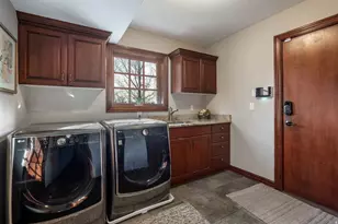 986 E Wheeler Farm Cv, Salt Lake City, UT 84121 - Photo 52