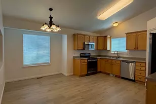 845 S Apple Grove Ln E, Pleasant Grove, UT 84062 - Photo 4