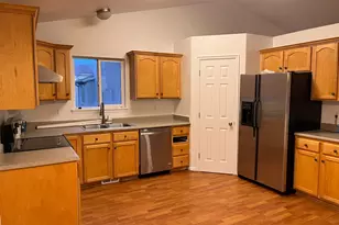 845 S Apple Grove Ln E, Pleasant Grove, UT 84062 - Photo 4