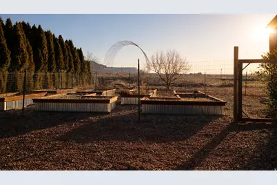 1215 Kane Dr, Kanab, UT 84741 - Photo 6