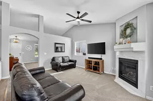 214 S Larkin Ln W, Kaysville, UT 84037 - Photo 14