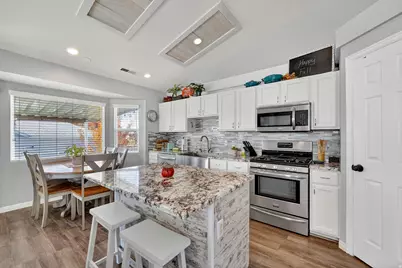 214 S Larkin Ln W, Kaysville, UT 84037 - Photo 16