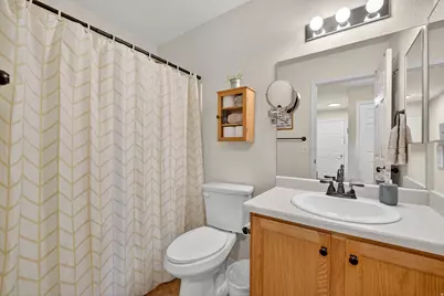 214 S Larkin Ln W, Kaysville, UT 84037 - Photo 6