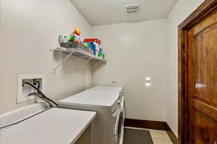 1054 E 200 S, Salt Lake City, UT 84102 - Photo 44