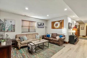 1054 E 200 S, Salt Lake City, UT 84102 - Photo 42