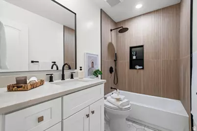 6607 S 2300 E, Cottonwood Heights, UT 84121 - Photo 10