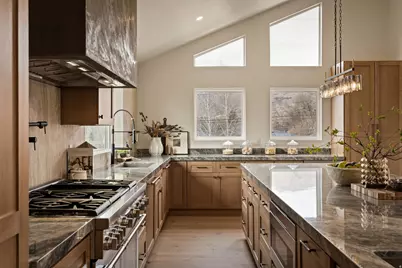 2551 E Sherwood Dr S, Salt Lake City, UT 84108 - Photo 10