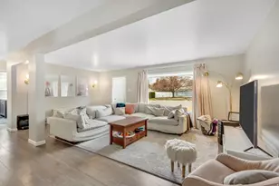 6852 S Meadow Dr, Cottonwood Heights, UT 84121 - Photo 6