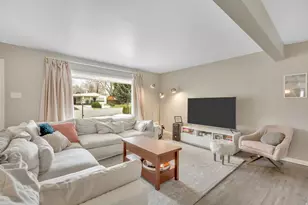 6852 S Meadow Dr, Cottonwood Heights, UT 84121 - Photo 4