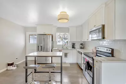 6852 S Meadow Dr, Cottonwood Heights, UT 84121 - Photo 8