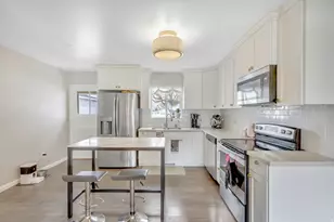 6852 S Meadow Dr, Cottonwood Heights, UT 84121 - Photo 8